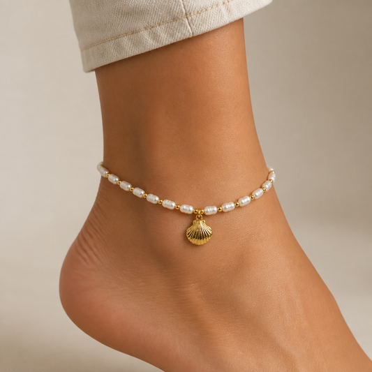 Bracelet de cheville perles nacrées et coquillage doré
