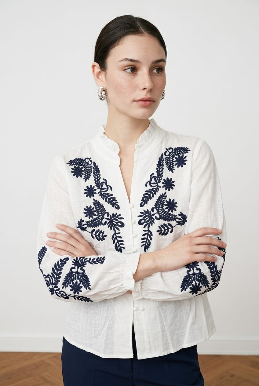 Blouse broderie marine – MILLA MODE